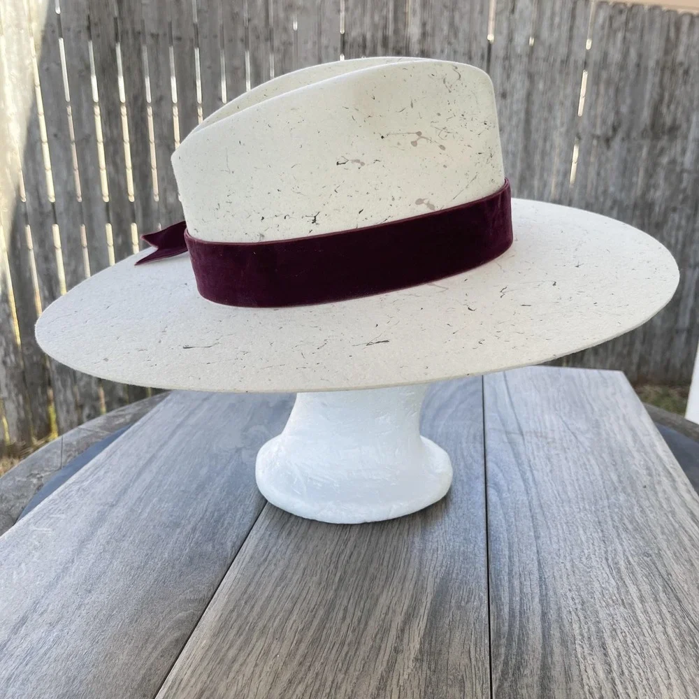 Rockin C Jaelyn Hat Women White Maroon Medium Velvet Band Cowgirl Fitted Western